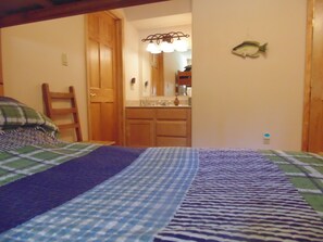 3 عدّة غرف نوم ومكواة/لوح كي وسرير سفر وواي فاي