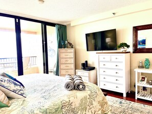 Escritorio, wifi gratis, ropa de cama