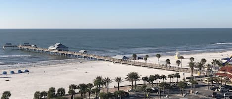 Beach nearby, sun-loungers, beach towels