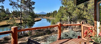 Riverfront Mountain View I Sleeps 24 I Hot Tub
