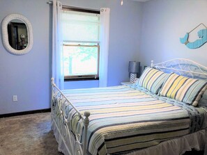 3 bedrooms, iron/ironing board, travel crib, free WiFi