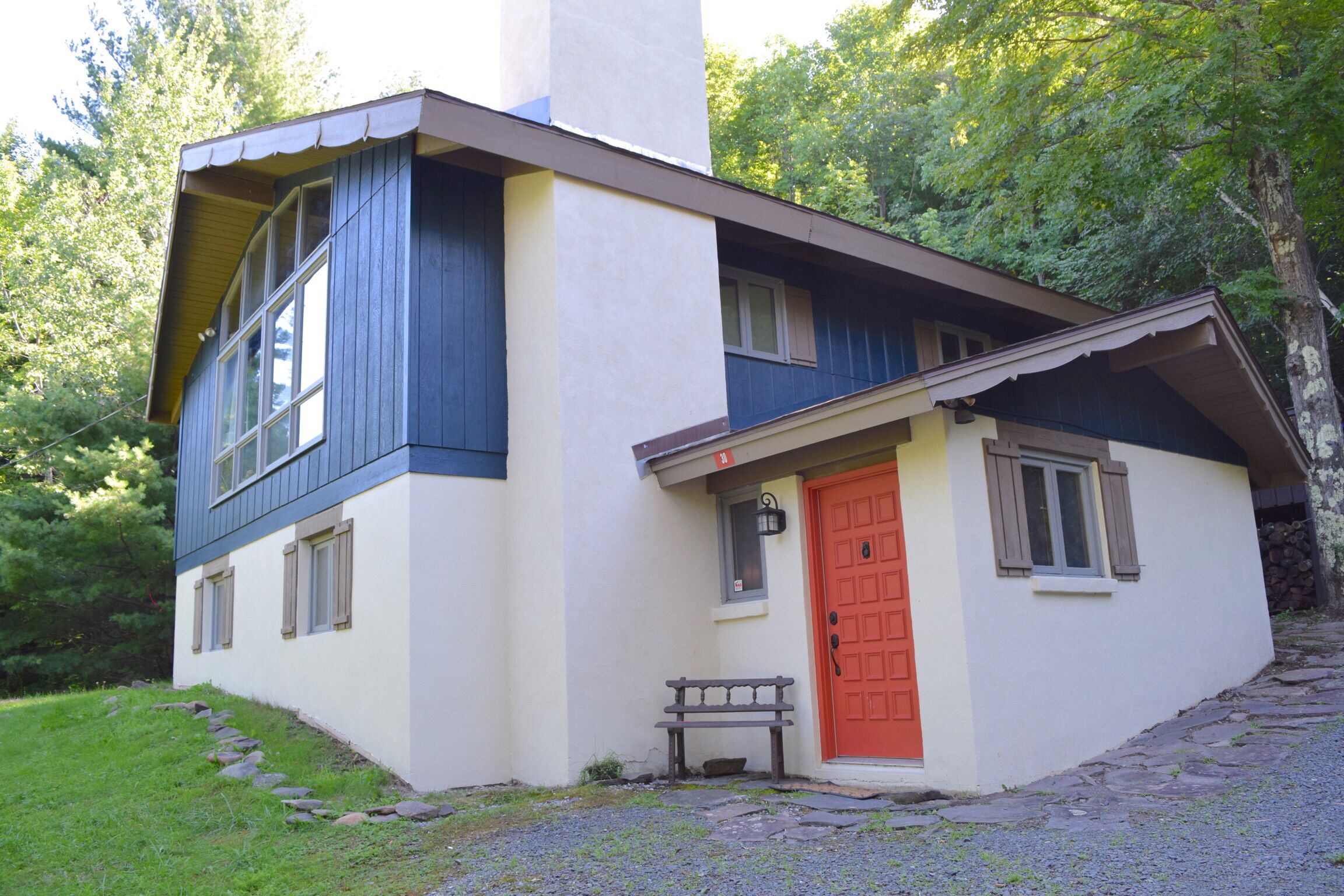 All-Season Mountain Lodge - skiing, hiking, biking, near Windham & Hunter NY