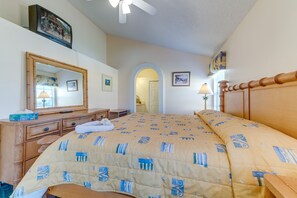 3 bedrooms, iron/ironing board, travel crib, free WiFi