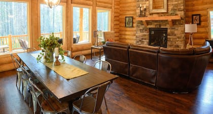 Spectacular Log Lodge near Yellowstone on Private Island 600 feet to lake access
