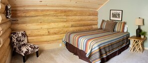 5 bedrooms, iron/ironing board, travel crib, free WiFi - Spectacular Log Lodge near Yellowstone on Private Island 600 feet to lake access (Island Park)