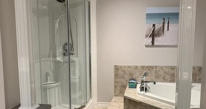 Chez-Vous au Village: Calm, confort & full amenities