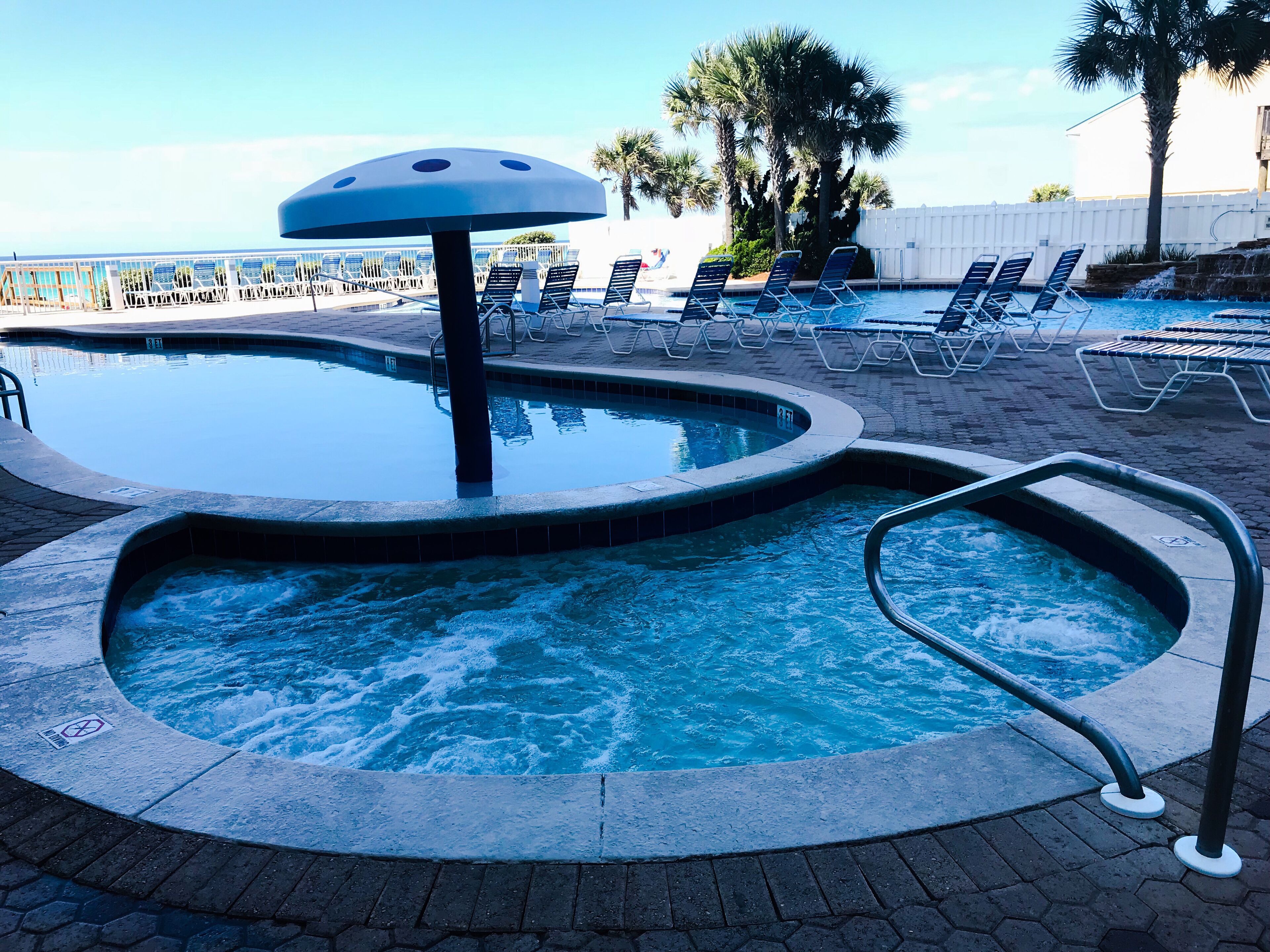 Piscine couverte, piscine extérieure