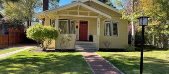 Historic Downtown │Walk Everywhere │Private Hot Tub │One Block to River