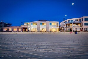 Exterior - 2 Levels of Ocean Front * Largest Townhome * AC (San Diego)