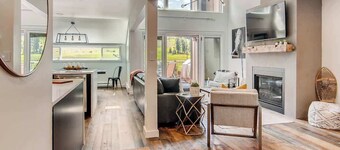 True Ski/Golf-in,Ski-Out Luxury Modern with Views