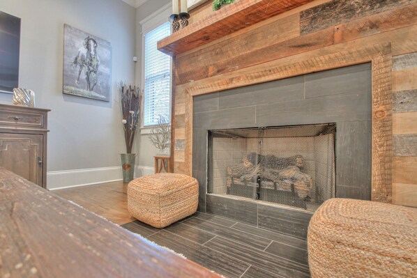 Interior - Beautiful Luxury Home Near 12th South w/ Front Porch and Deck (Nashville)