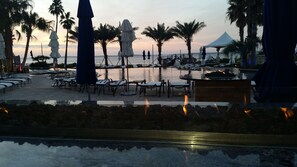 Outdoor dining - Unobstructed Gulf Front Views from the 18th Floor!!! Coastal Chic Furnishings!!! (Pensacola Beach)