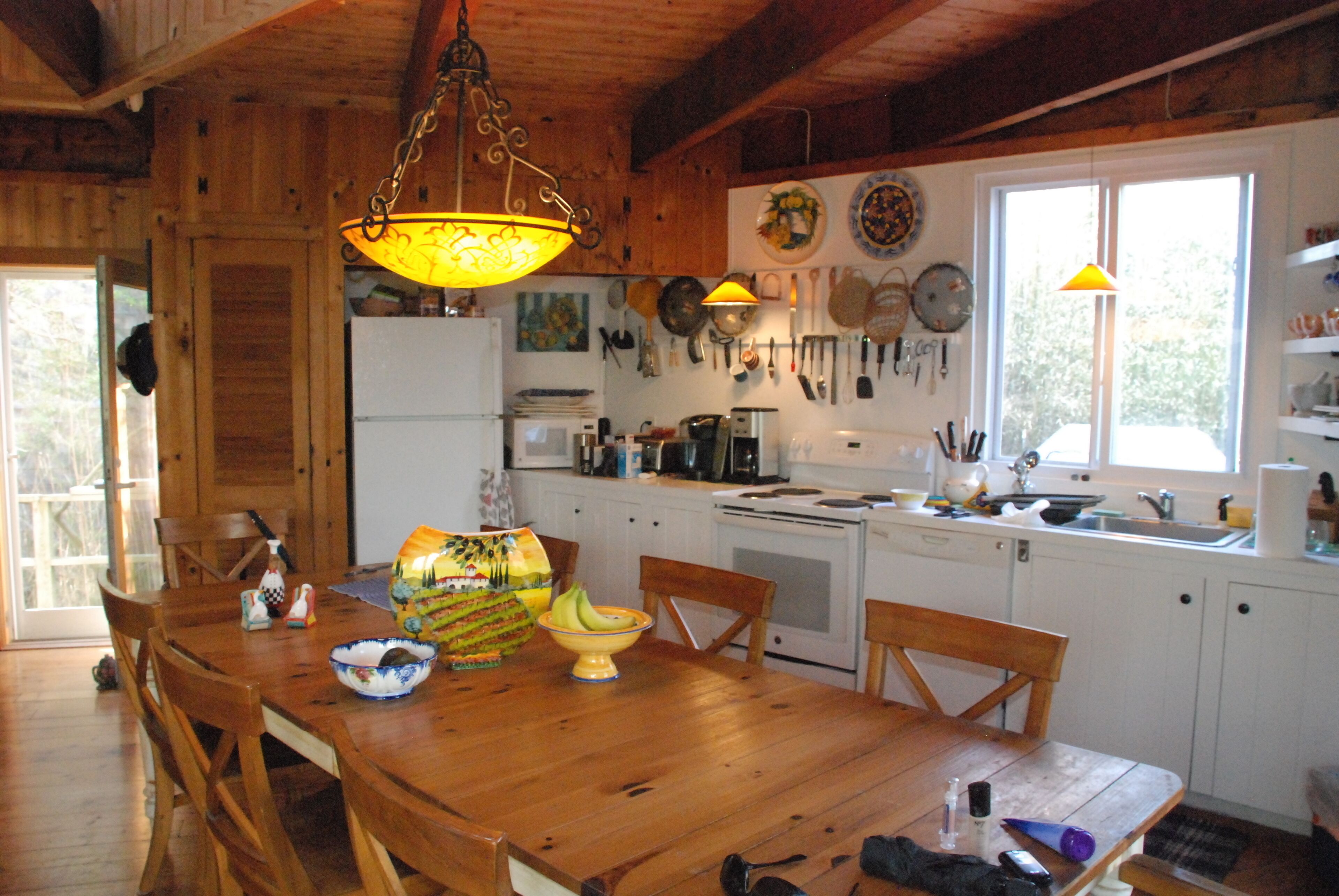 Nice mood lighting for evening dining!