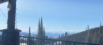 Great Summer Place. Garage for bikes and hot tub is open!  