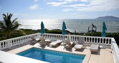Lockrum Point Villa: Seaside Villa 4 Bed/4 Bath/Pool