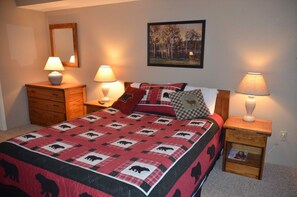 1 habitación, tabla de planchar con plancha, wifi gratis y ropa de cama