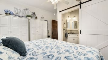 2 bedrooms, travel cot, free WiFi, bed sheets