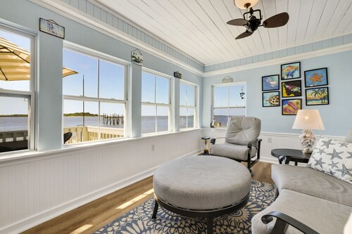Pelican Place is a Waterfront Home on Historic First St on the Gulf of Mexico
