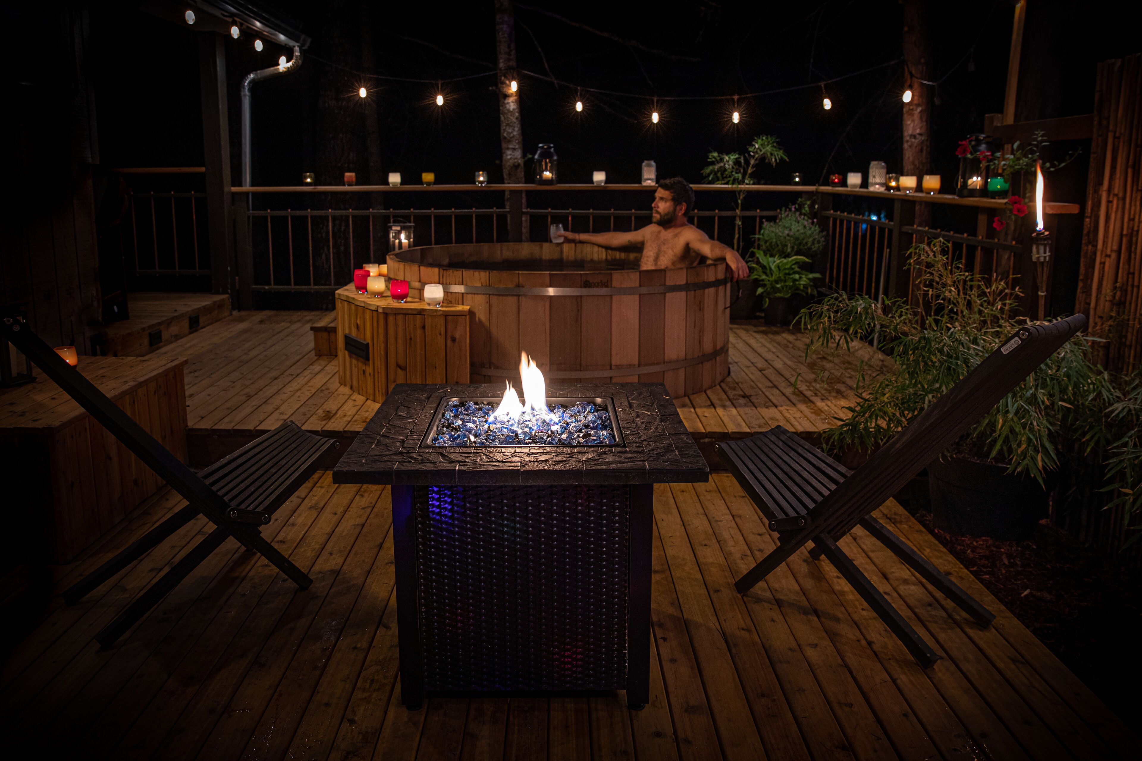 Outdoor spa tub