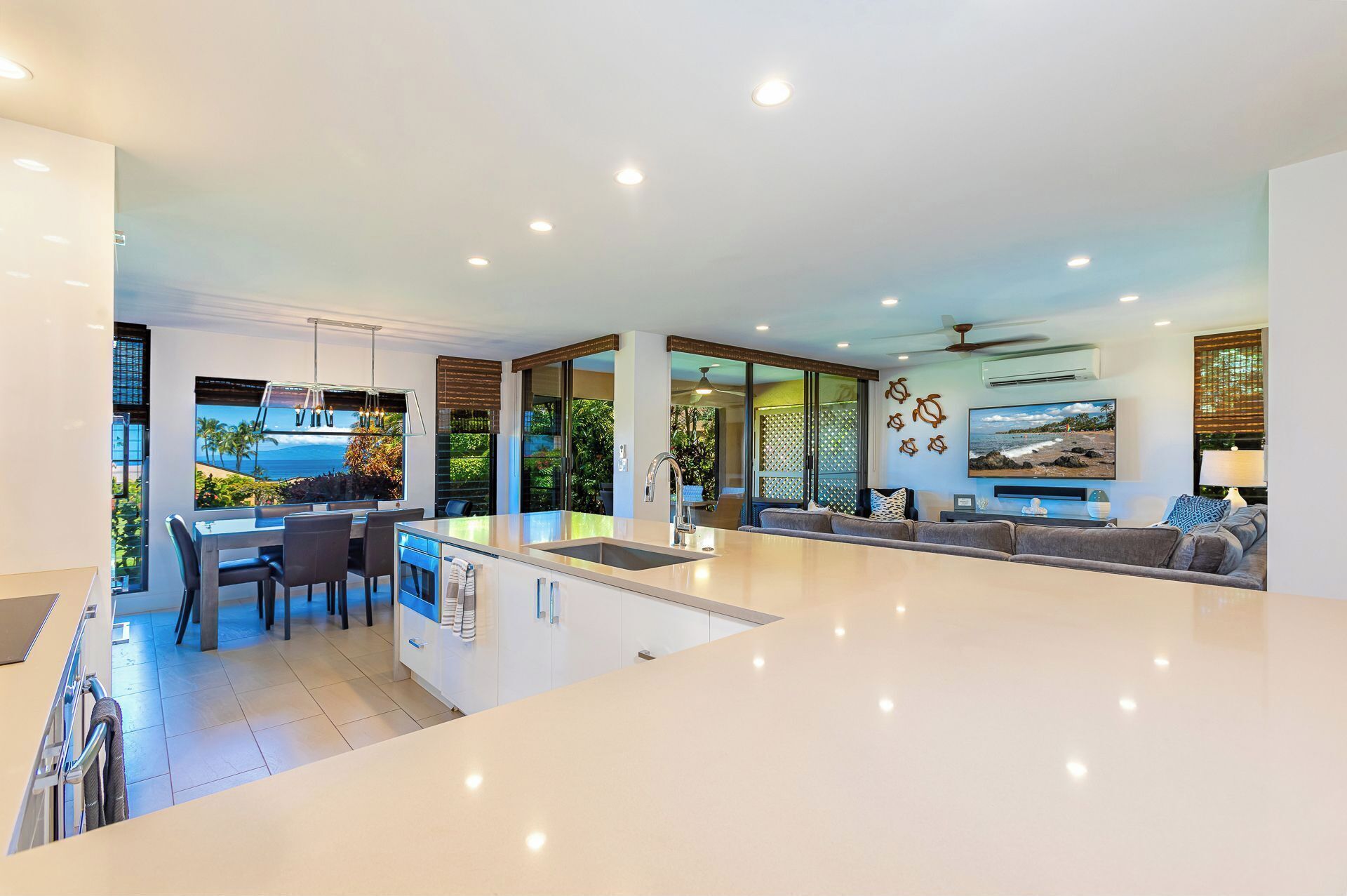 المنشأة من الداخل