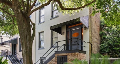 Colonial Park Retreat! Historic District Prime Location mit Parkplatz!