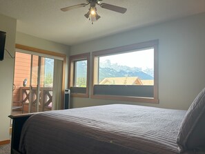 3 bedrooms, in-room safe, iron/ironing board, free WiFi