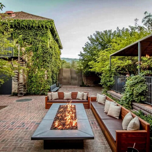 Walk to Restaurants, Wineries and More