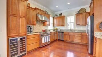 KylskÄp, mikrovÄgsugn, ugn och spishÀll