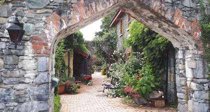 Ubicación de la cabaña de 1ra clase - Teach Mor at The Priory Killarney Courtyard