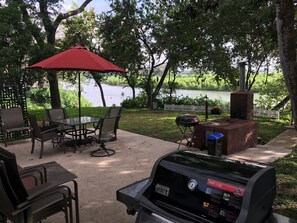Outdoor dining -  Our Lake is Back! Tranquil at any time, but close to the Action.  (New Braunfels)