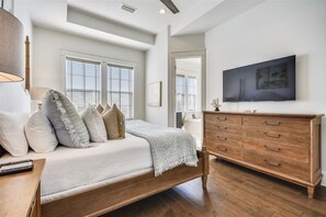 5 bedrooms, iron/ironing board, WiFi, bed sheets