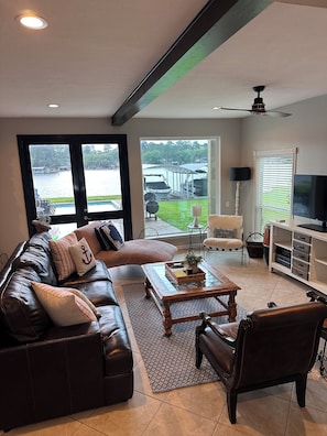 Smart TV, fireplace, books