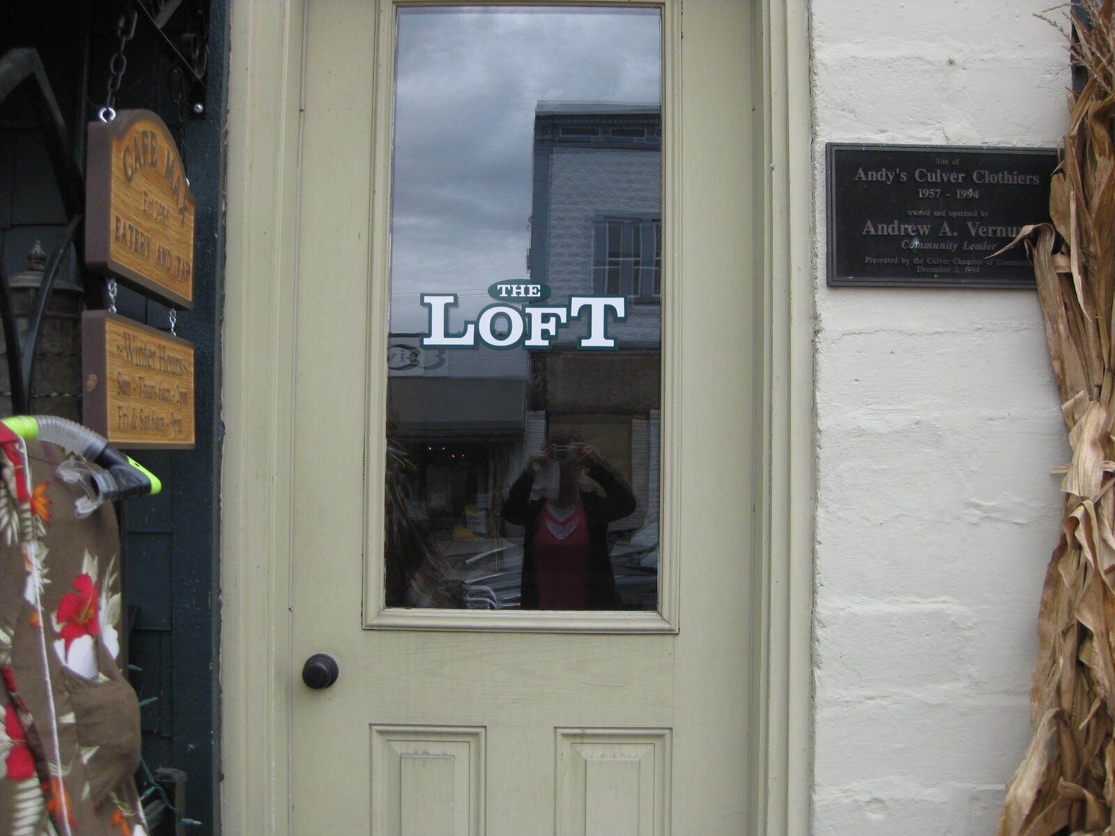 Entrance door from the sidewalk.