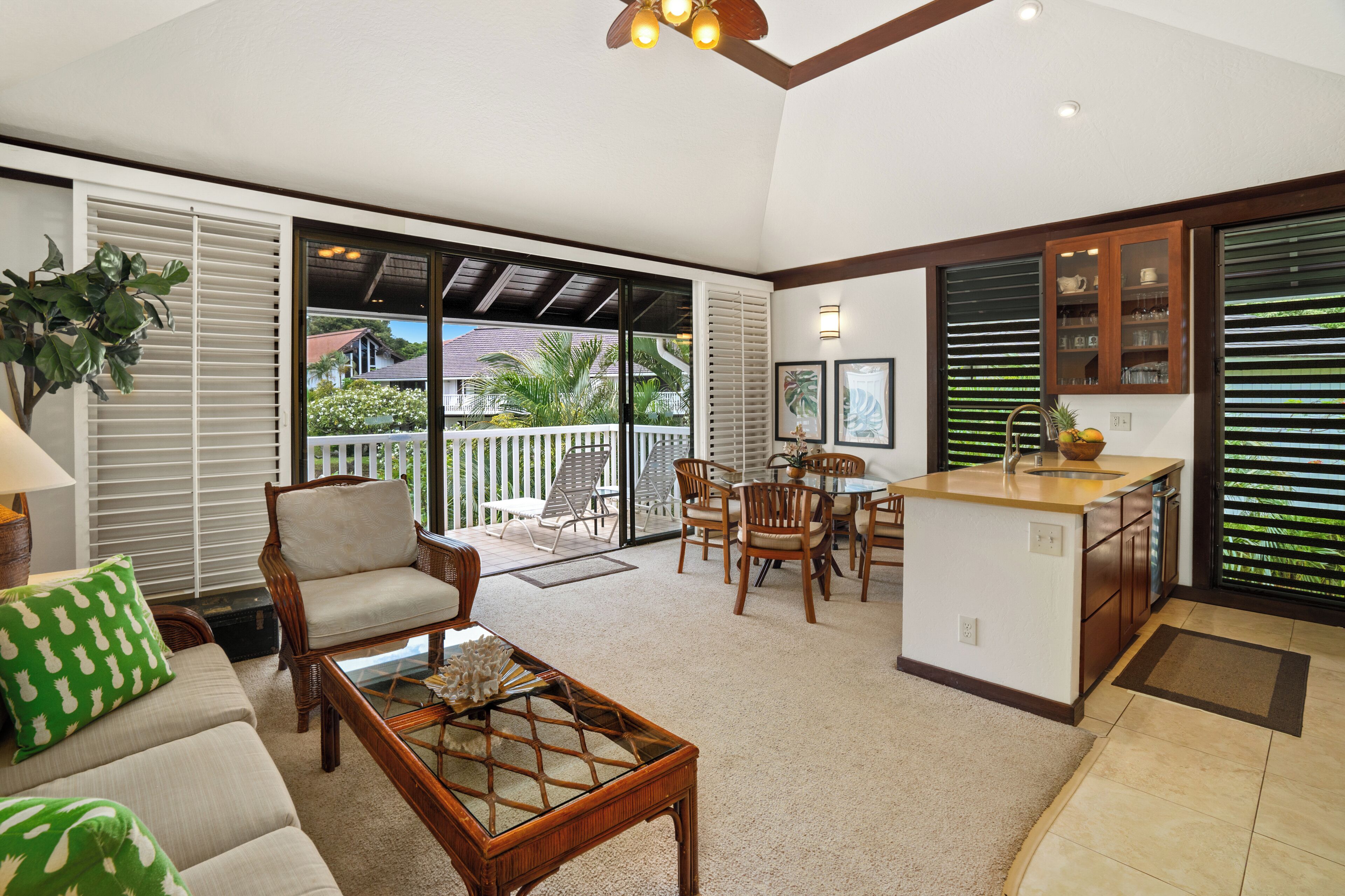 TV, DVD player, books, stereo