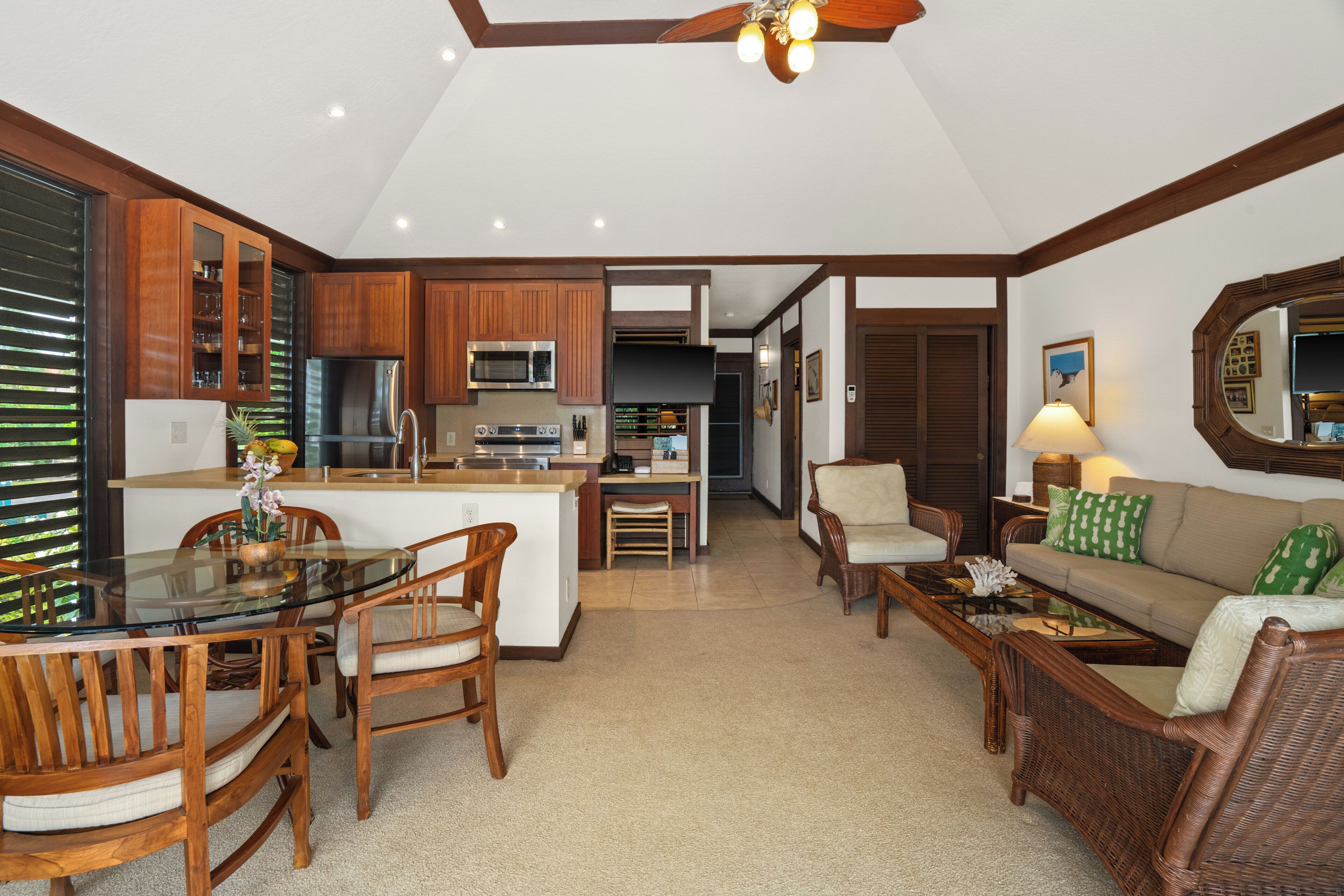 TV, DVD player, books, stereo