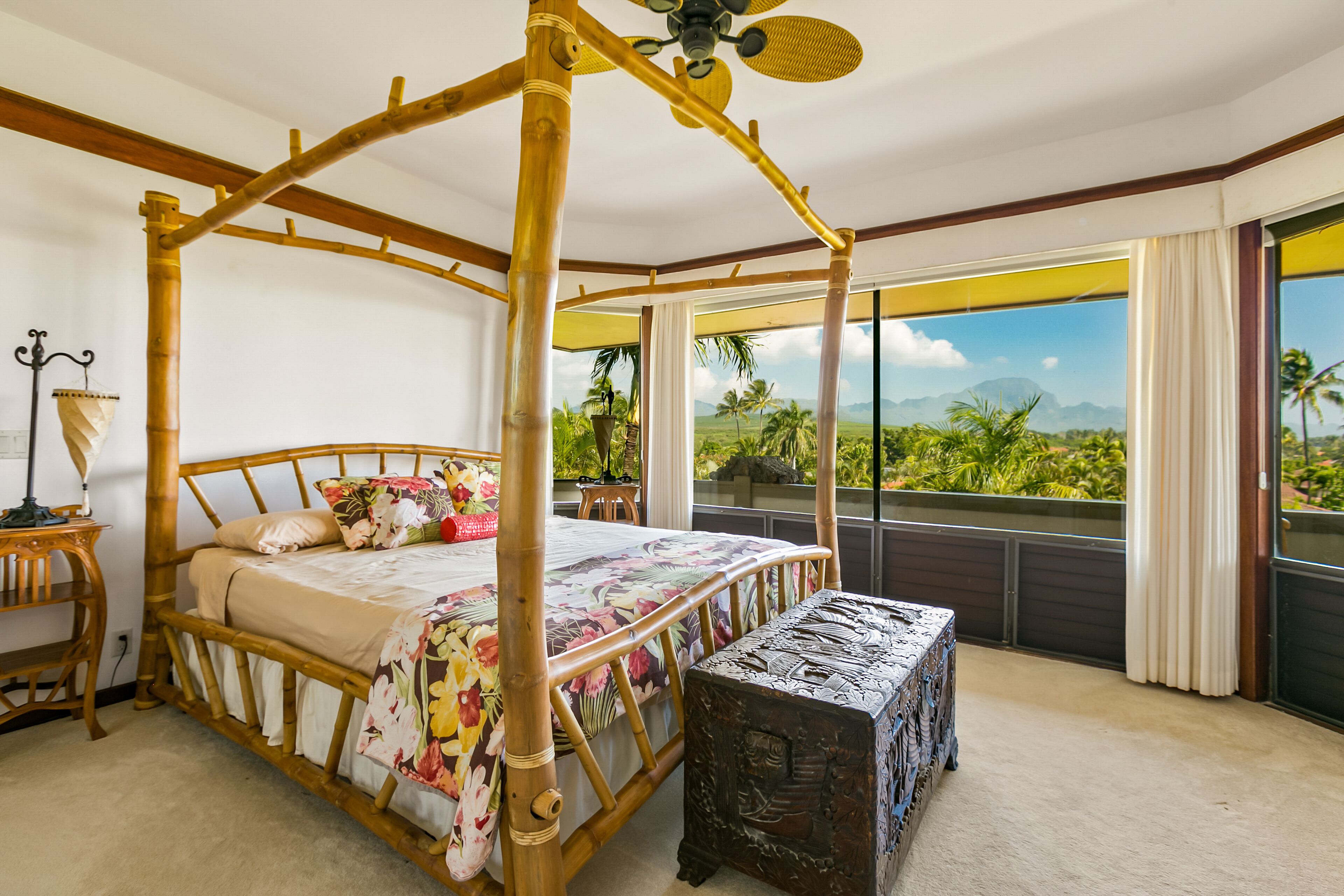 4 bedrooms, desk, iron/ironing board, travel crib