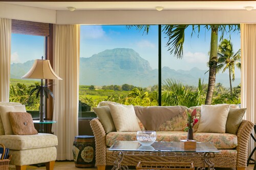 Plumeria House, Poipu Beach, Koloa Home with a View 