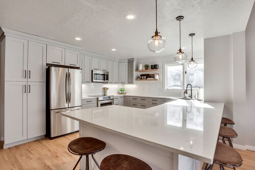 2019 COMPLETELY RENOVATED CRCC MOUNTAIN MODERN! ALTA,SNOWBIRD,BRIGHTON,SOLITUDE