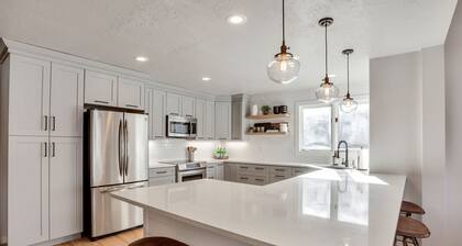 2019 COMPLETELY RENOVATED CRCC MOUNTAIN MODERN! ALTA,SNOWBIRD,BRIGHTON,SOLITUDE