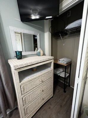 Interior - BEACHFRONT BLISS-CORNER CONDO W/ENDLESS OCEAN VIEWS & SUNSETS/RISES - BOOK 2026! (Myrtle Beach)