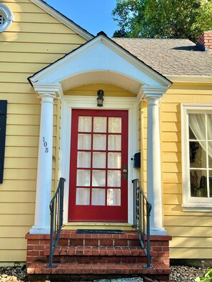 Exterior detail - Vintage Home with Hot Tub! Walk to Town & Oxbow Market! (Napa)