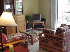 Smart TV, DVD player, ping pong, books