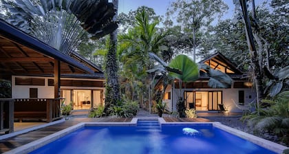 Bodhi&Nirvana Houses. Casas tropicales estilo balinés
