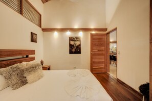 4 dormitoris, caixa forta a l'habitació i planxa i posts de planxar 