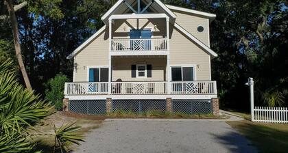 Best Plan 4 makuuhuoneen Davis Love Cottages. Suurempi pääalue