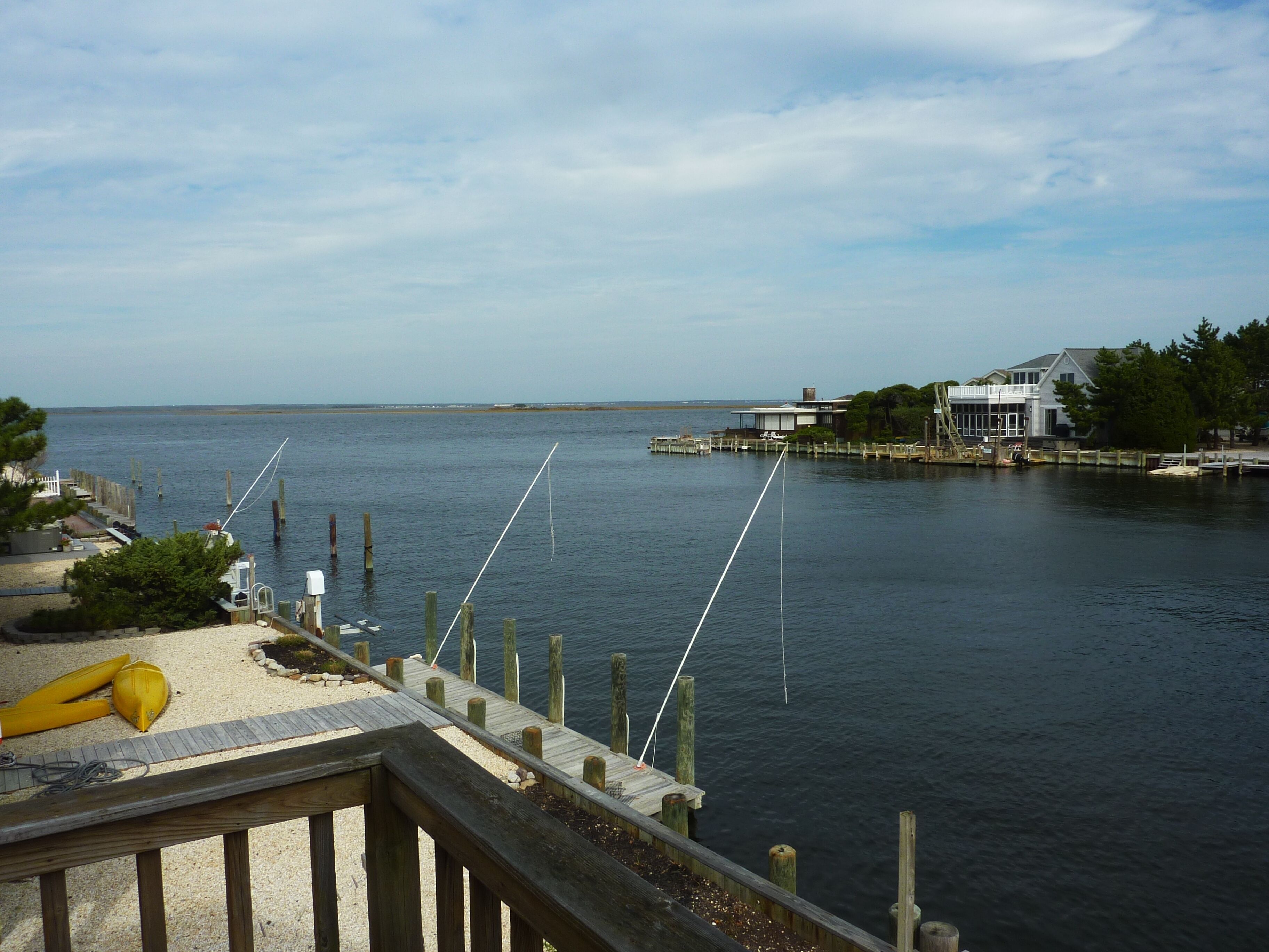 New listing! Harvey Cedars Waterfront 6 Bdrm Beach House w / Loft!