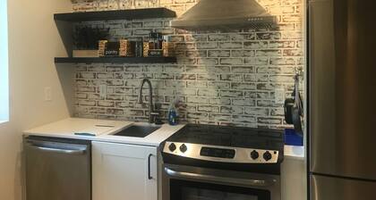 New 2018 Next to Virgin River and town shuttle stop 2 miles ZNP main entrance