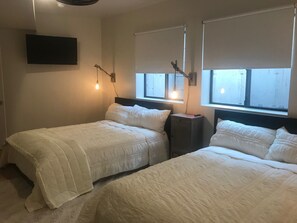 6 bedrooms, desk, iron/ironing board, free WiFi
