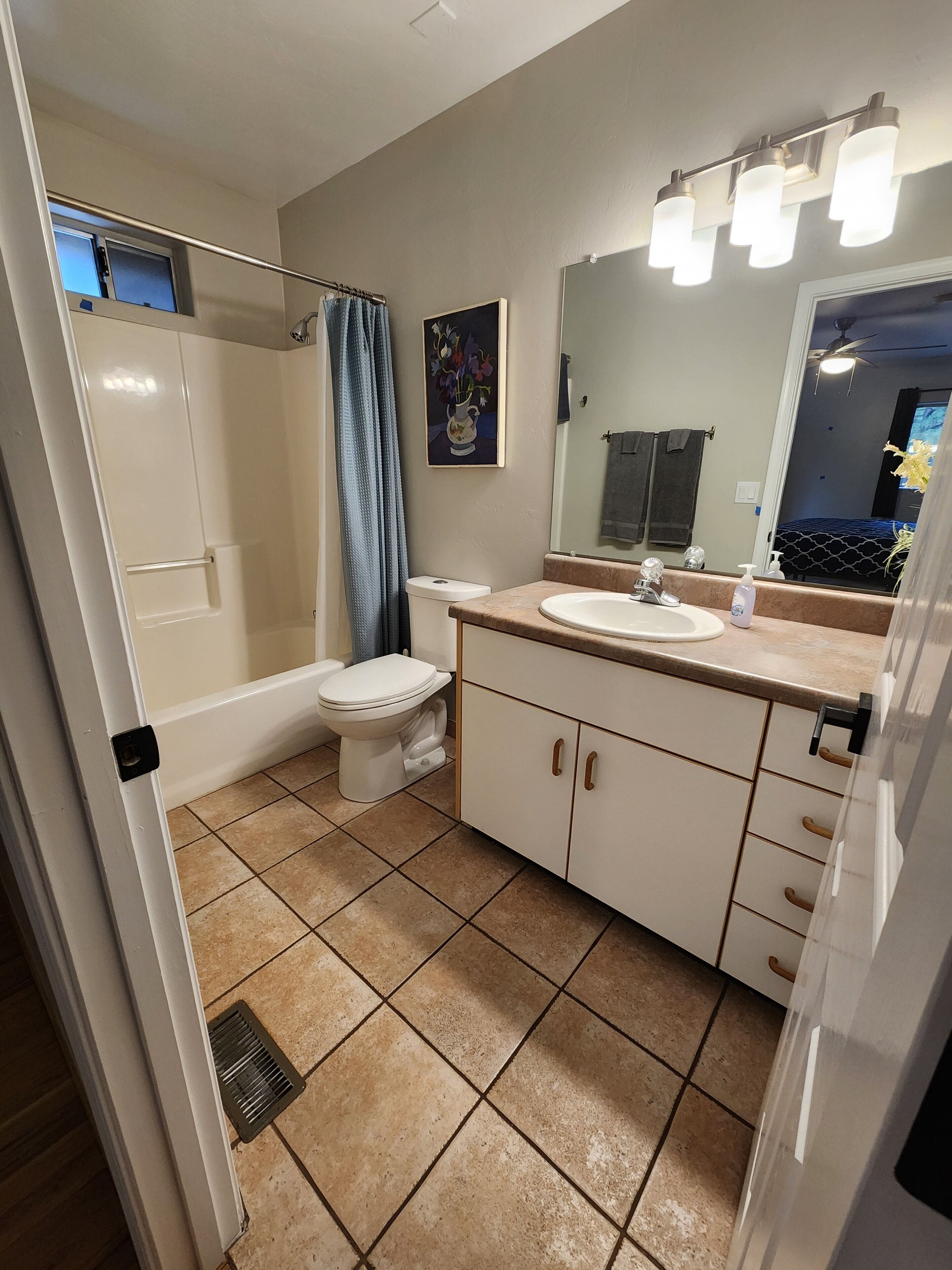 En Suite Bathroom #5 - upstairs