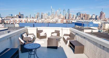 Spacious 4BD/3Bath, HUGE Rooftop deck and patio. Amazing Views!